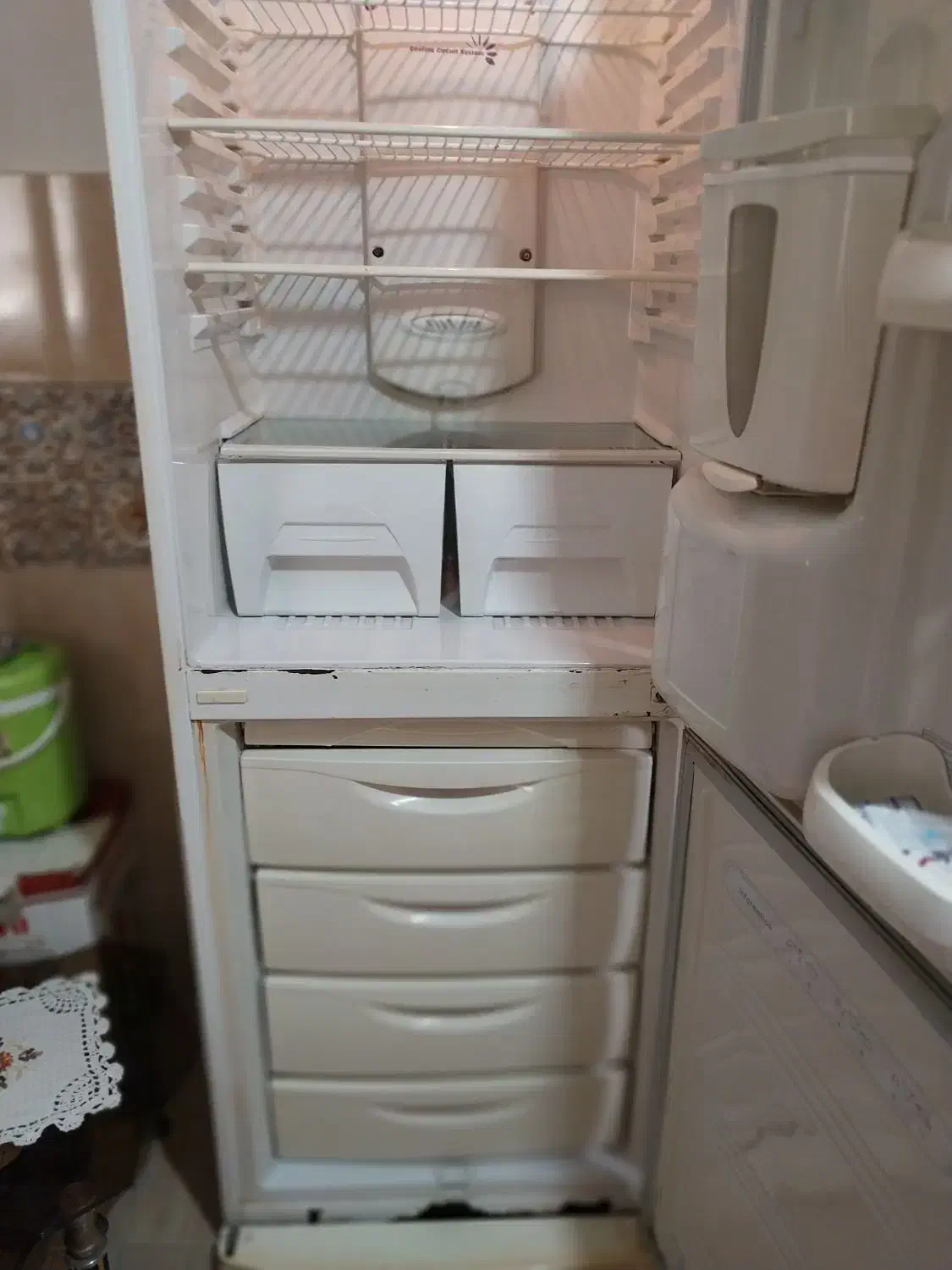 یه عددیخچال امرسان درحال کارکردن|یخچال و فریزر|رشت, لاکان|دیوار