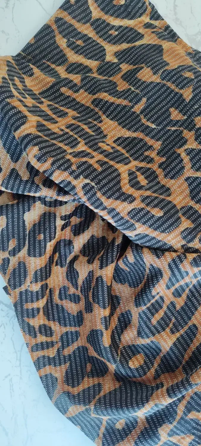 پارچه|لباس|قروه, |دیوار