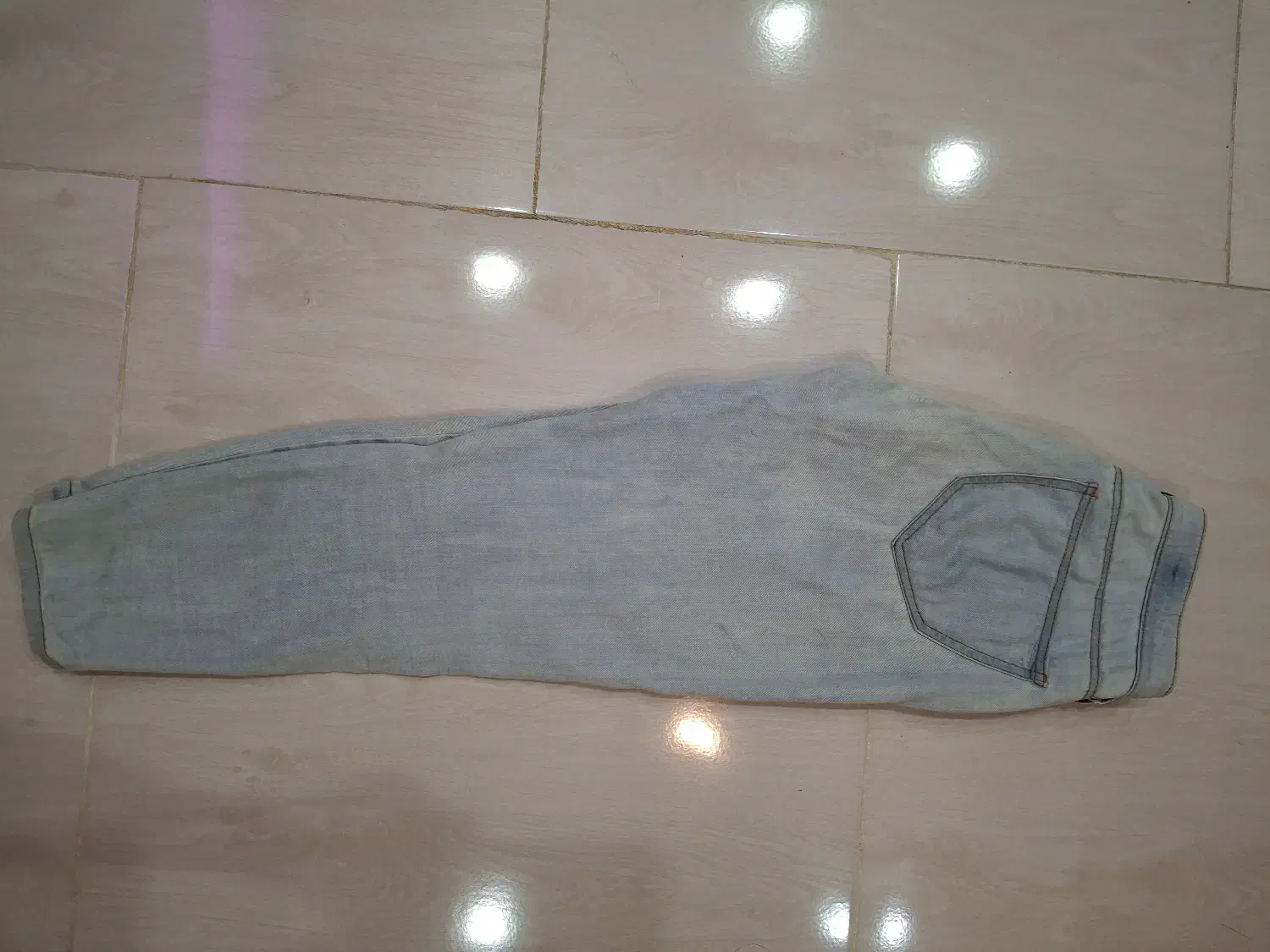 شلوار لی|لباس|لاهیجان, حزین|دیوار