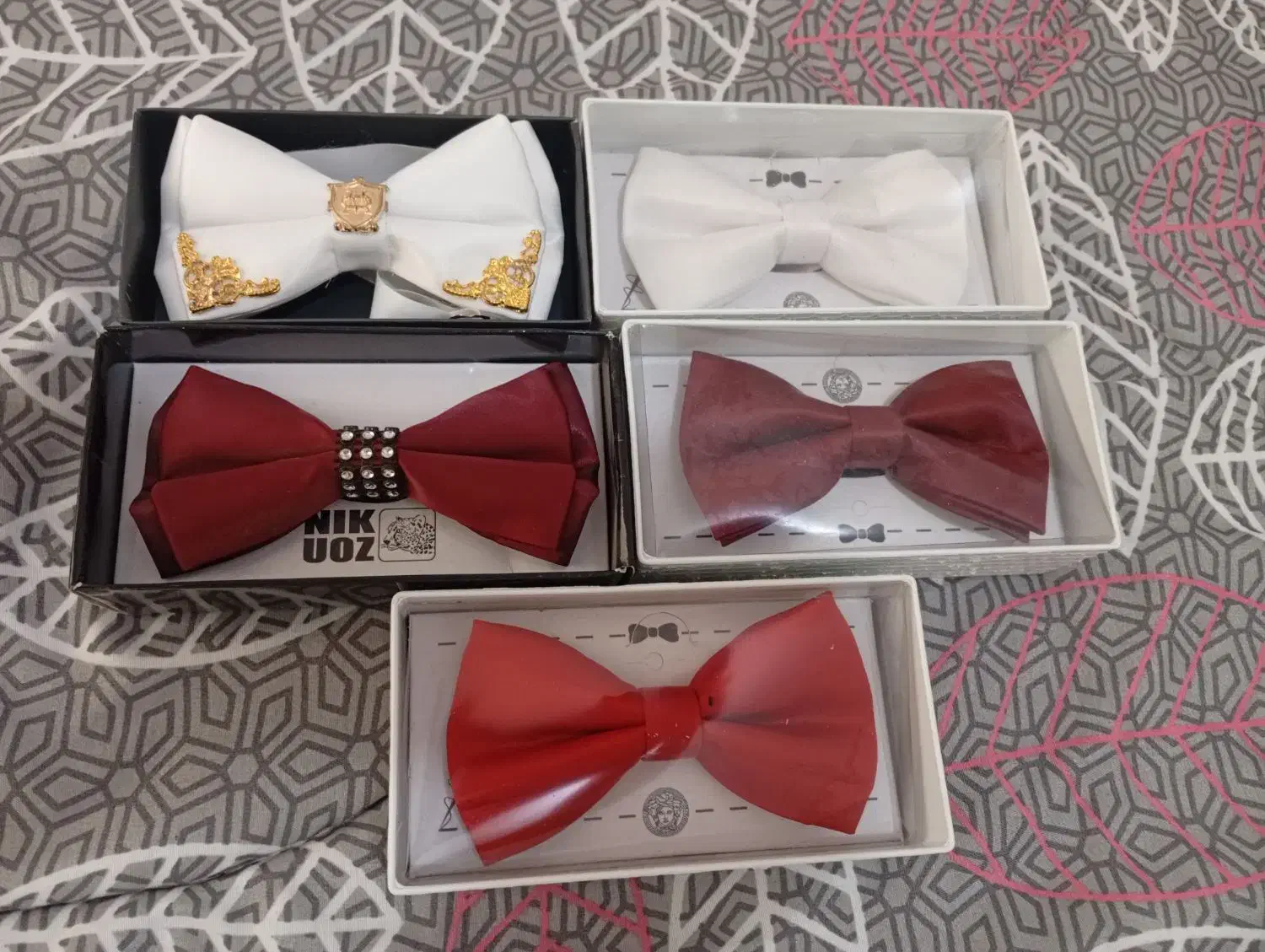 پاپیون نو نو|لباس|چرداول, |دیوار