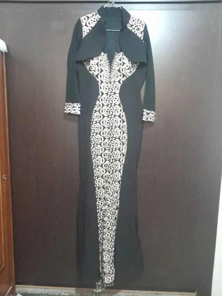 لباس شب|لباس|شاهینشهر, عطار|دیوار