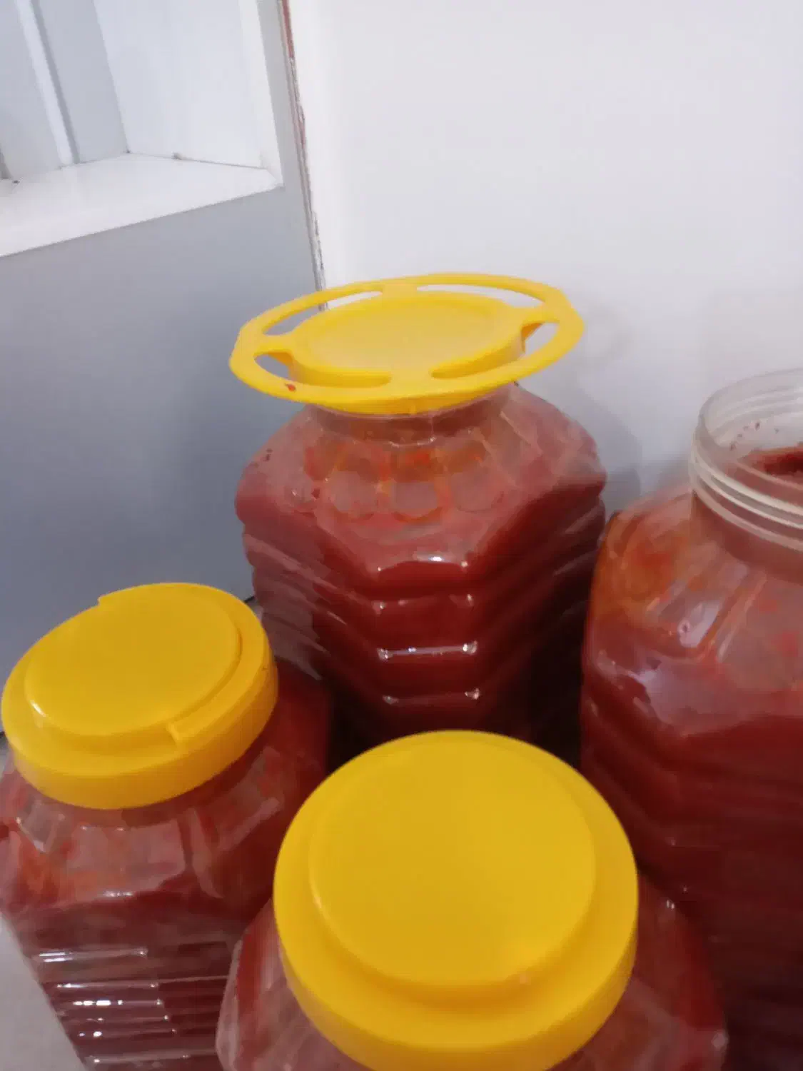 رب گوجه فرنگی|خوردنی و آشامیدنی|شاهنجرین, |دیوار