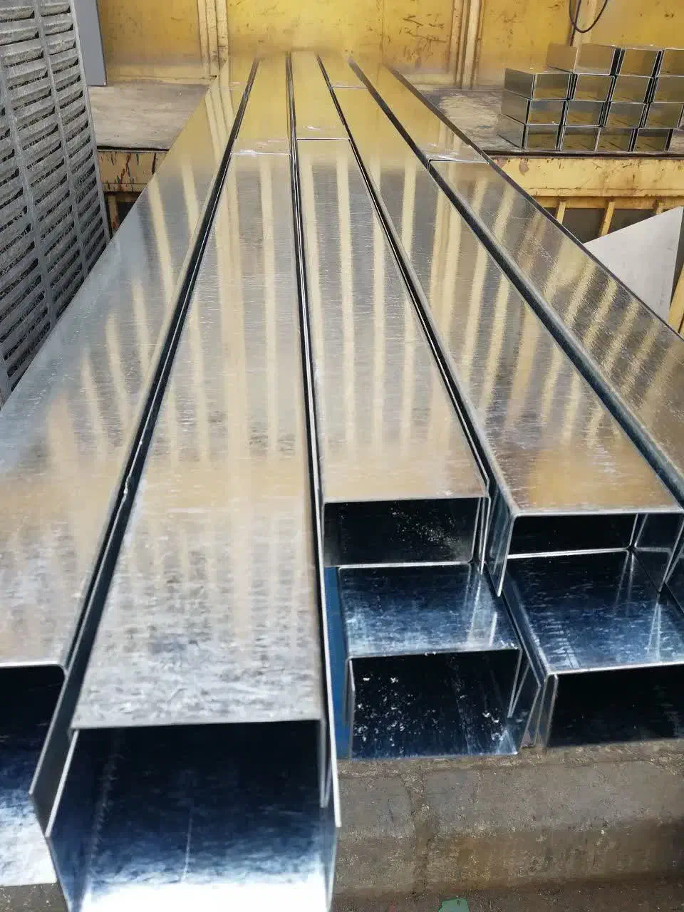 والپست . وال پست . ناودانی  . منقطع|مصالح و تجهیزات ساختمان|اصفهان, شهرک صنعتی امیرکبیر (شاپور جدید)|دیوار