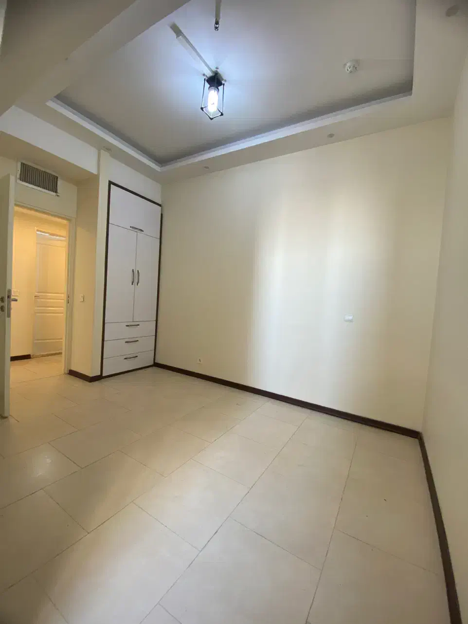 ۱۰۰ متر/۲ خواب/خوش نقشه/فوق العاده تمیز/برج‌باغ