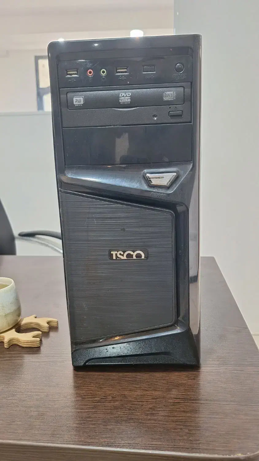 سیستم اداری نسل ۹|رایانه رومیزی|قم, جهان بینی|دیوار