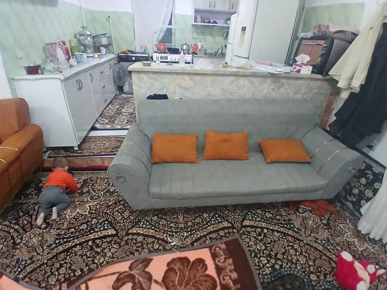 سلام یک دست مبل راحتی ۷نفره سالم و۳عددعسلی|مبلمان خانگی و میز عسلی|باوله, |دیوار