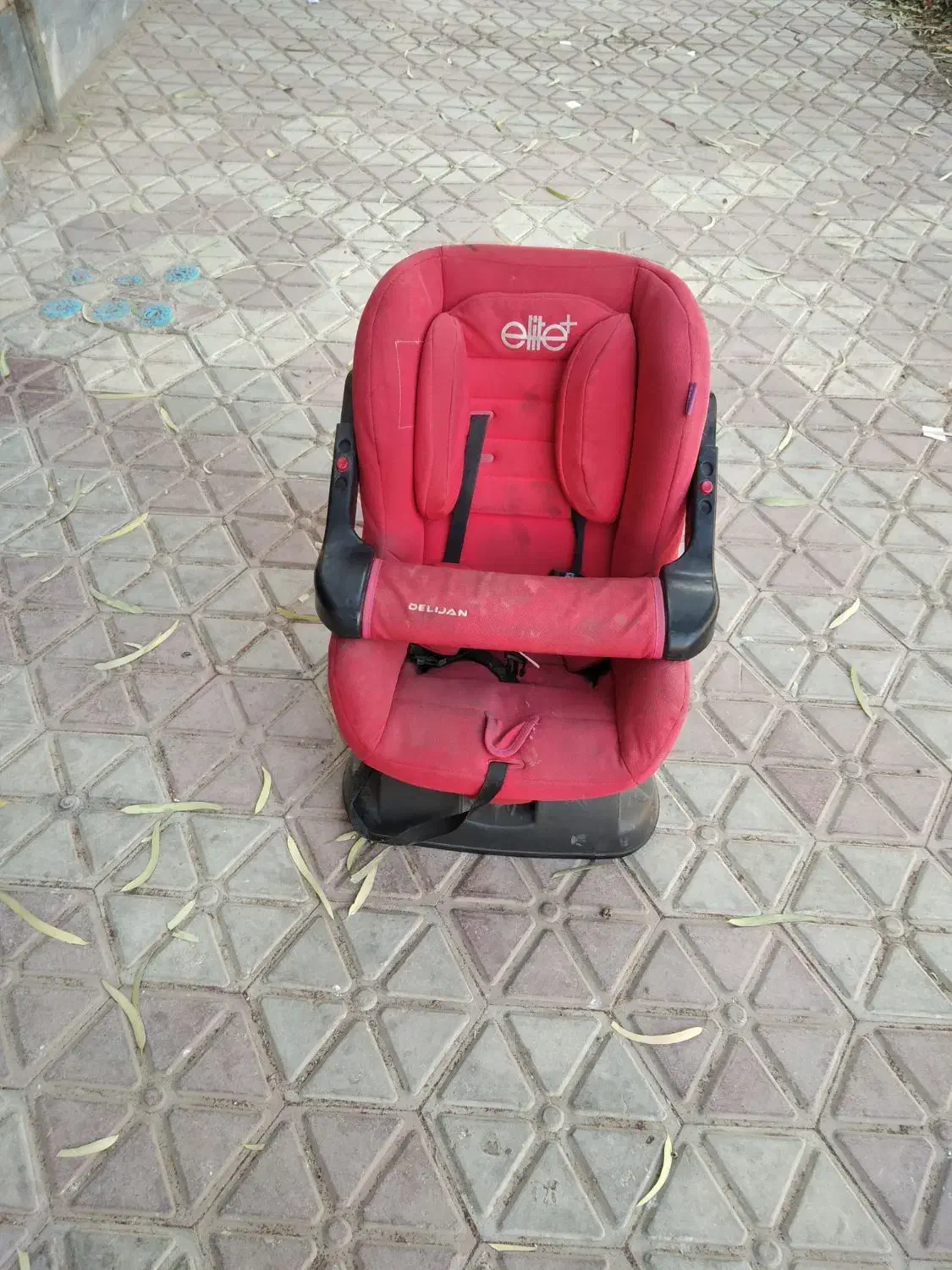 صندلی کودک مخصوص خودرو|تخت و صندلی بچه|قم, تعویض پلاک|دیوار