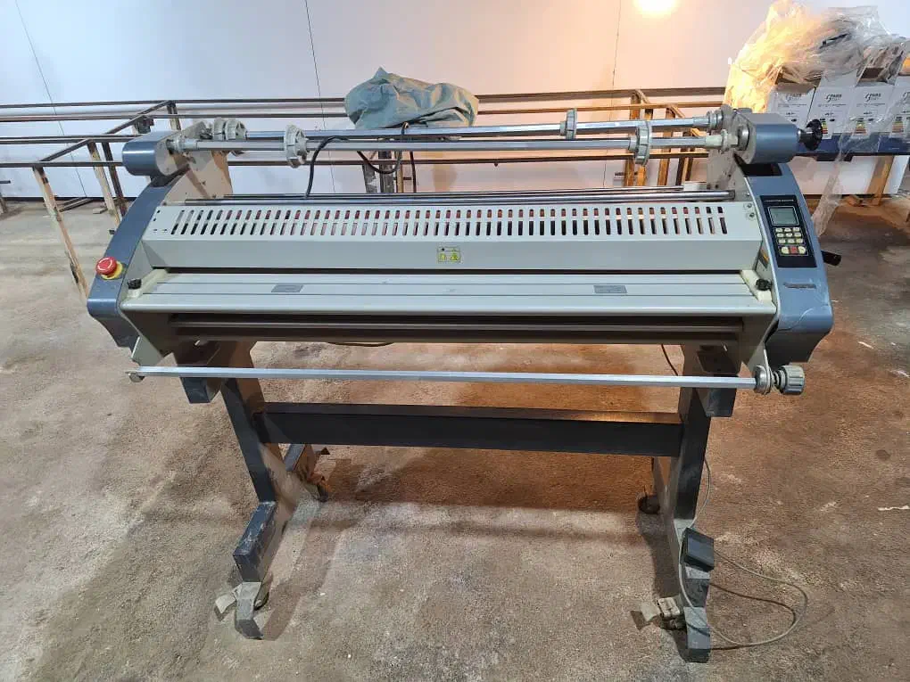 دستگاه لمینت نوین تاک|ماشین‌آلات صنعتی|محمدشهر, یزدیها|دیوار