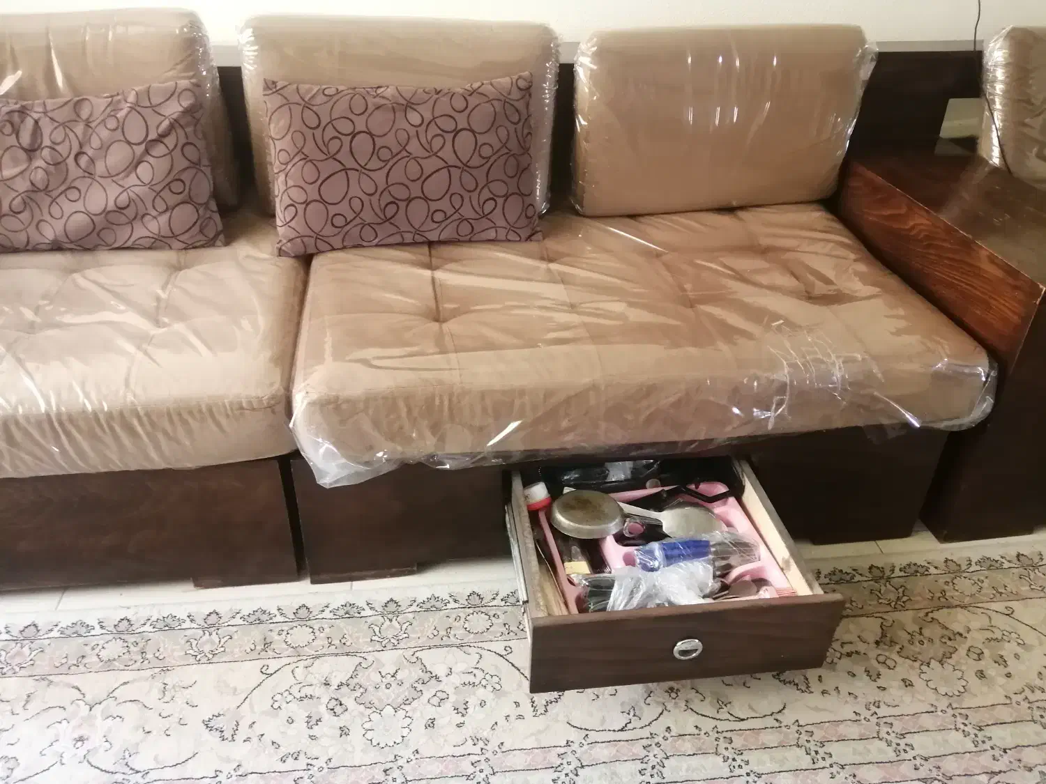مبلمان تخت و کمد|مبلمان خانگی و میز عسلی|شاهین‌شهر, عطار|دیوار