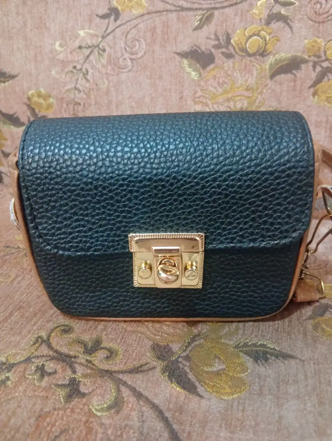 کیف|کیف، کفش، کمربند|سقز, |دیوار