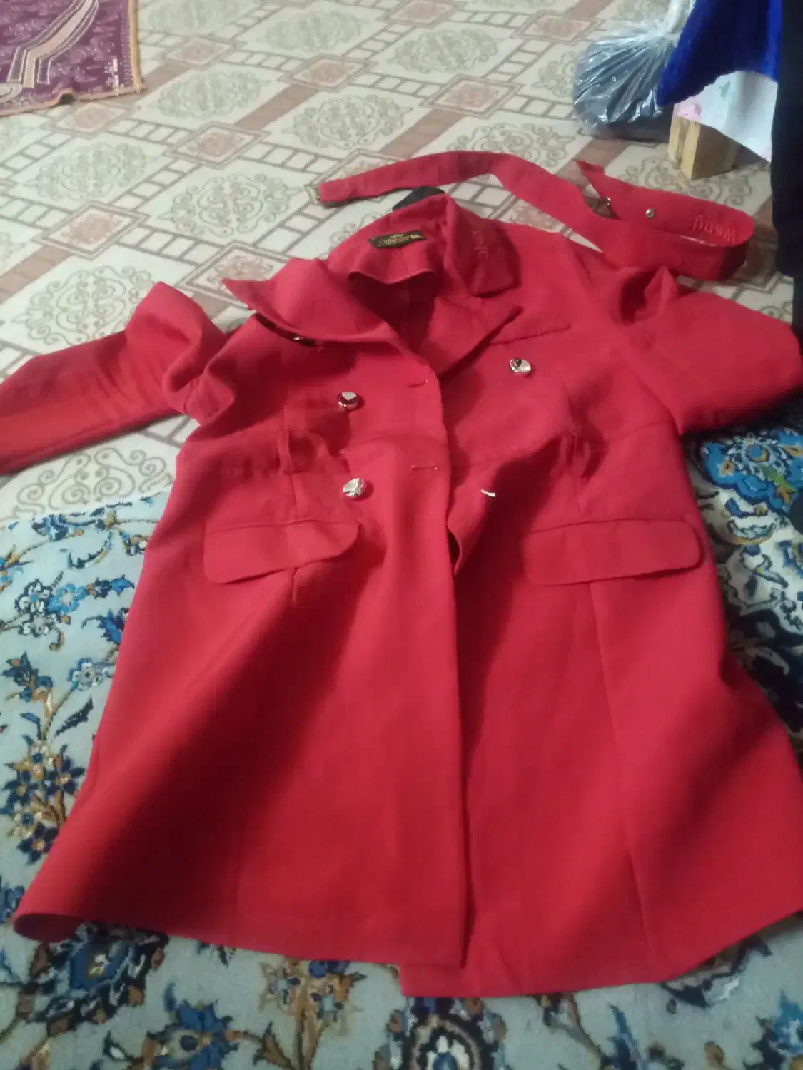 مانتو یک با استفاده شده|لباس|آران و بیدگل, |دیوار