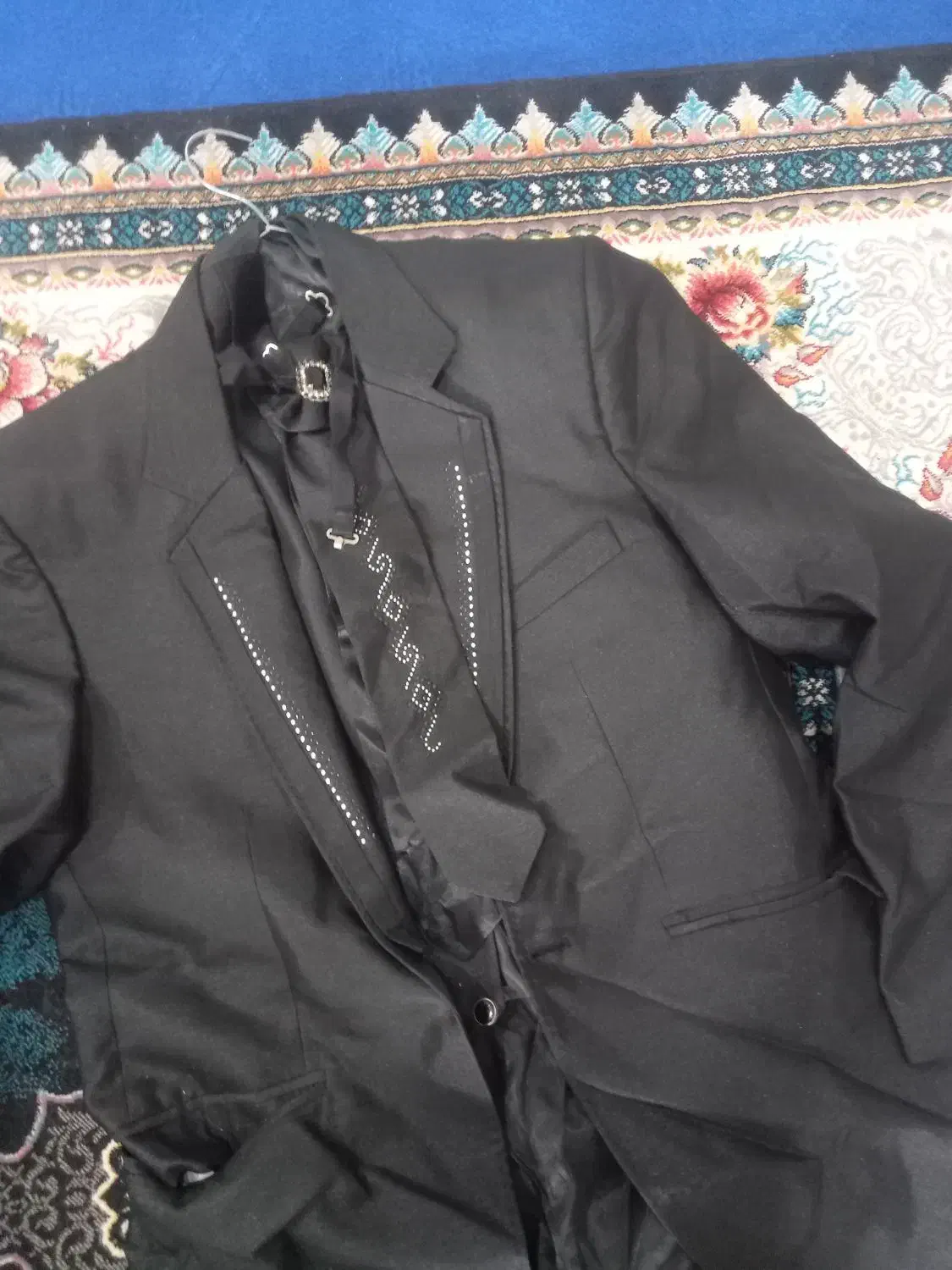 کت شلوار|لباس|قم, نوبهار|دیوار