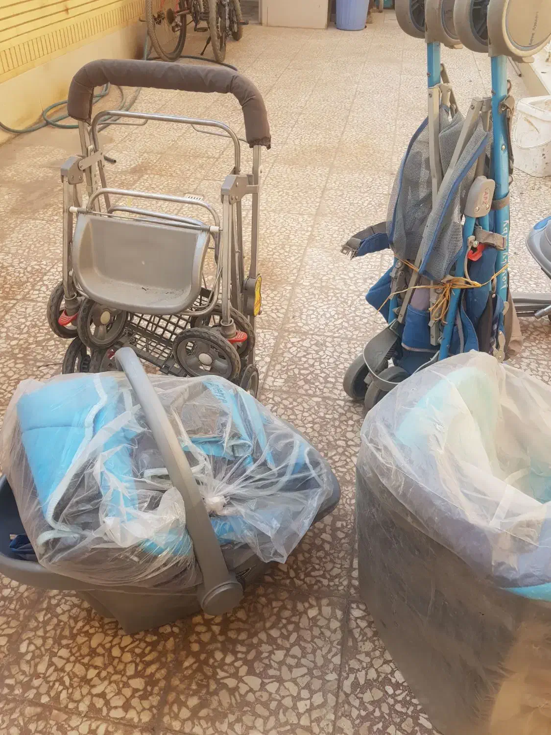 وسایل کودک|کالسکه و لوازم جانبی|کاشان, فاز ۲ ناجی آباد|دیوار