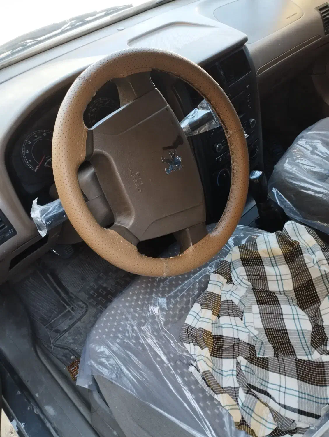 فروشی|خودرو سواری و وانت|سرباز, |دیوار