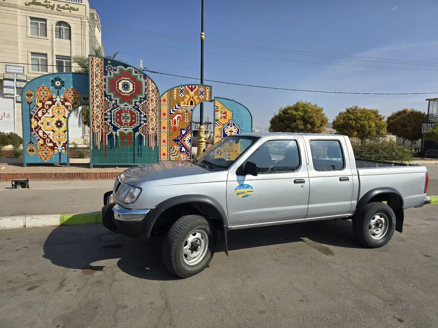 نیسان پیکاپ دوکابین ۸۷ نقره ای|خودرو سواری و وانت|رفسنجان, |دیوار