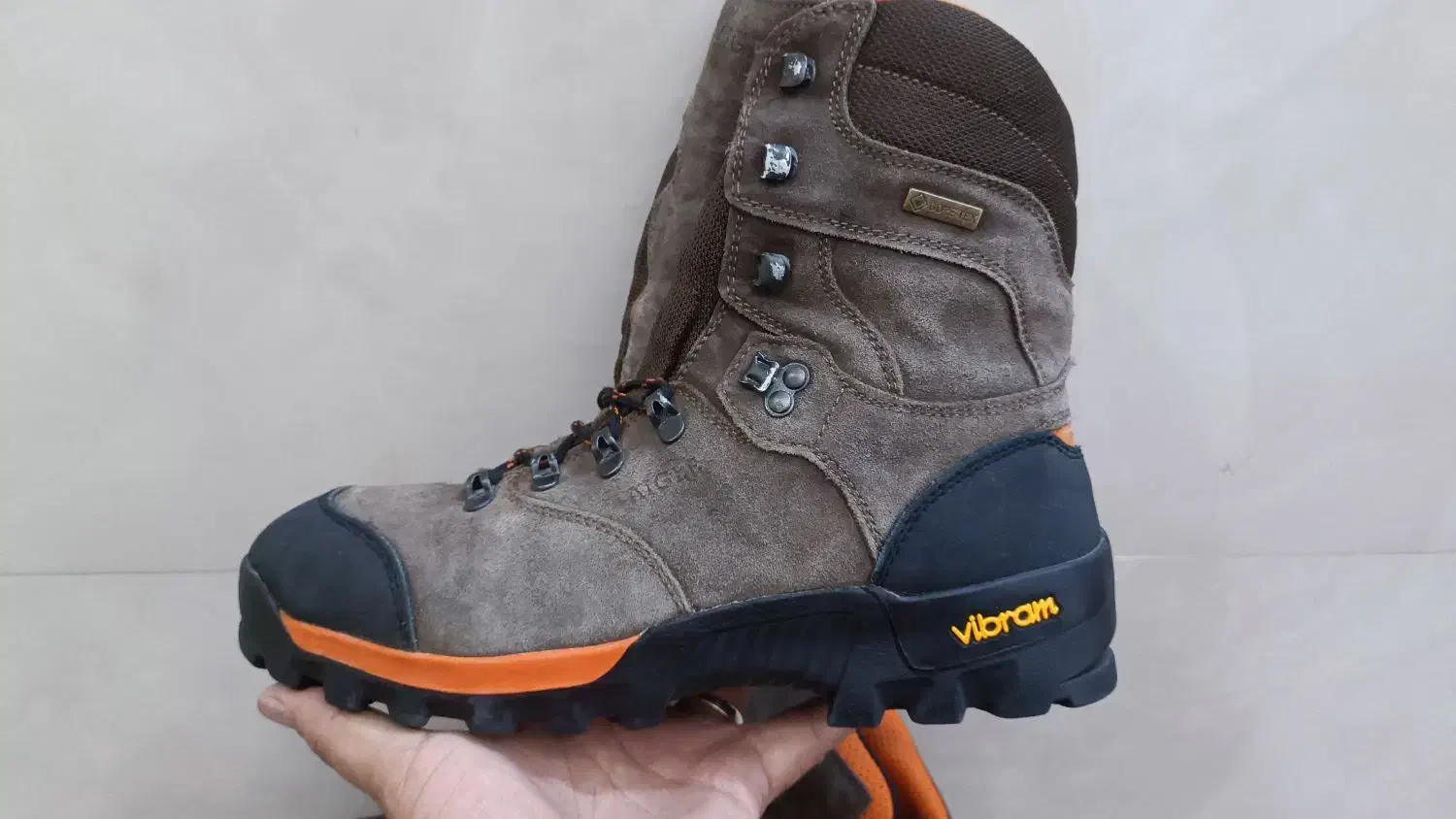 بوت های اورجینال اروپا|کیف، کفش، کمربند|یاسوج, |دیوار