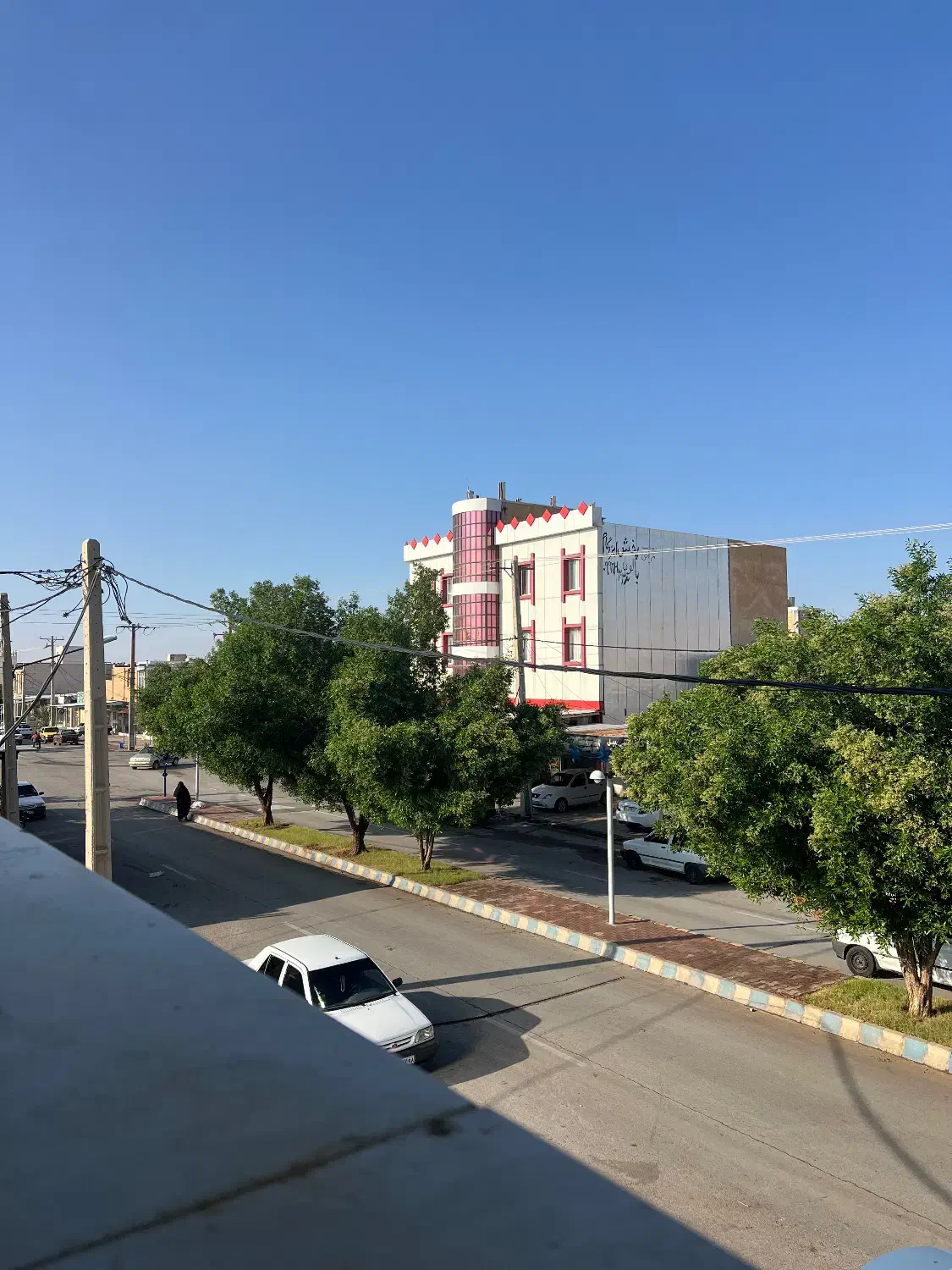 رهن و اجاره طبقه بالا خیابان اصلی جمهوری|اجارهٔ مغازه و غرفه|دهلران, |دیوار