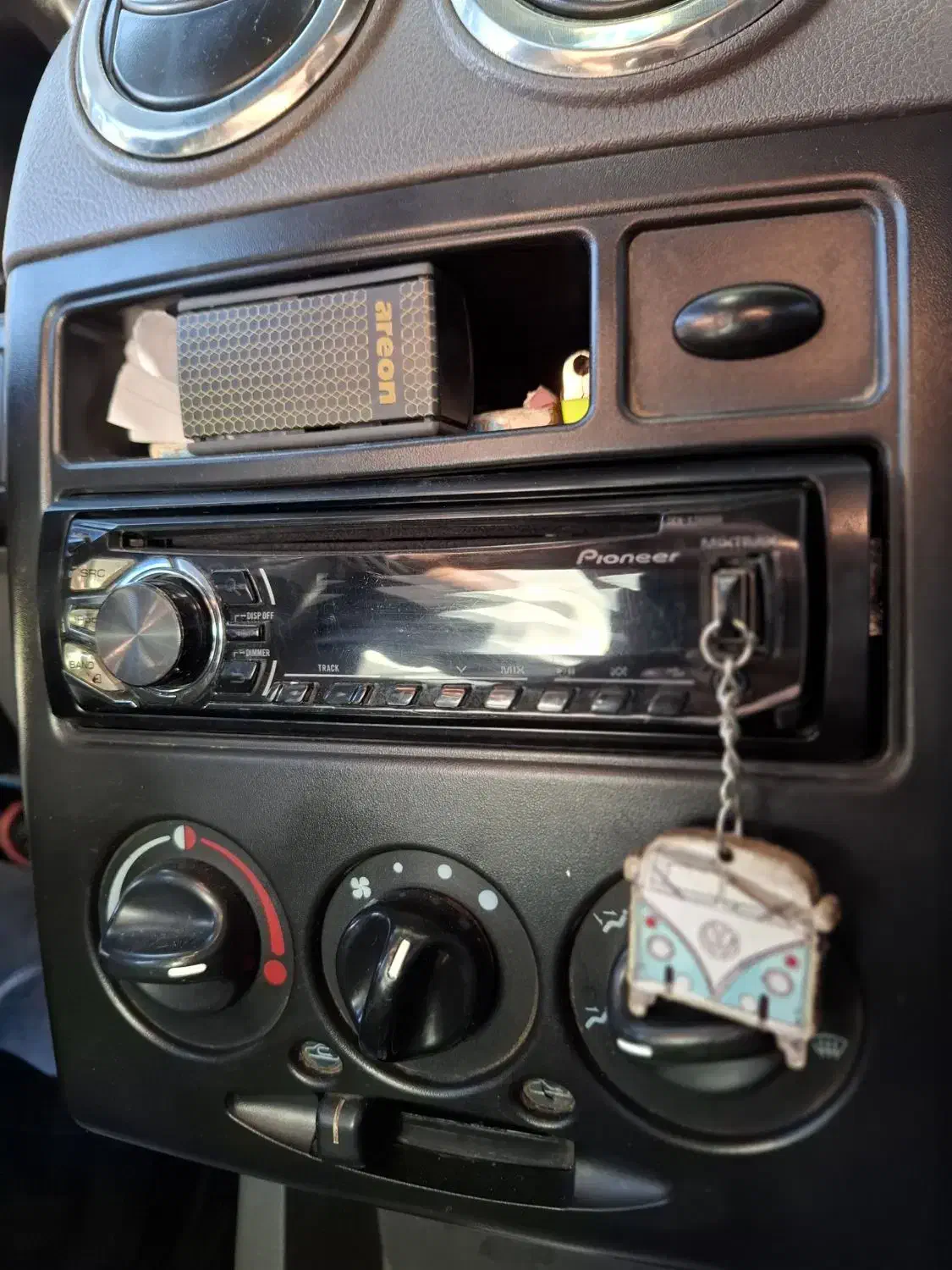 فروش ضبط پایونر.تخته باند.خطر۱۳۲.چراغ جلو۱۳۱|قطعات یدکی و لوازم جانبی|اصفهان, پوریای ولی|دیوار