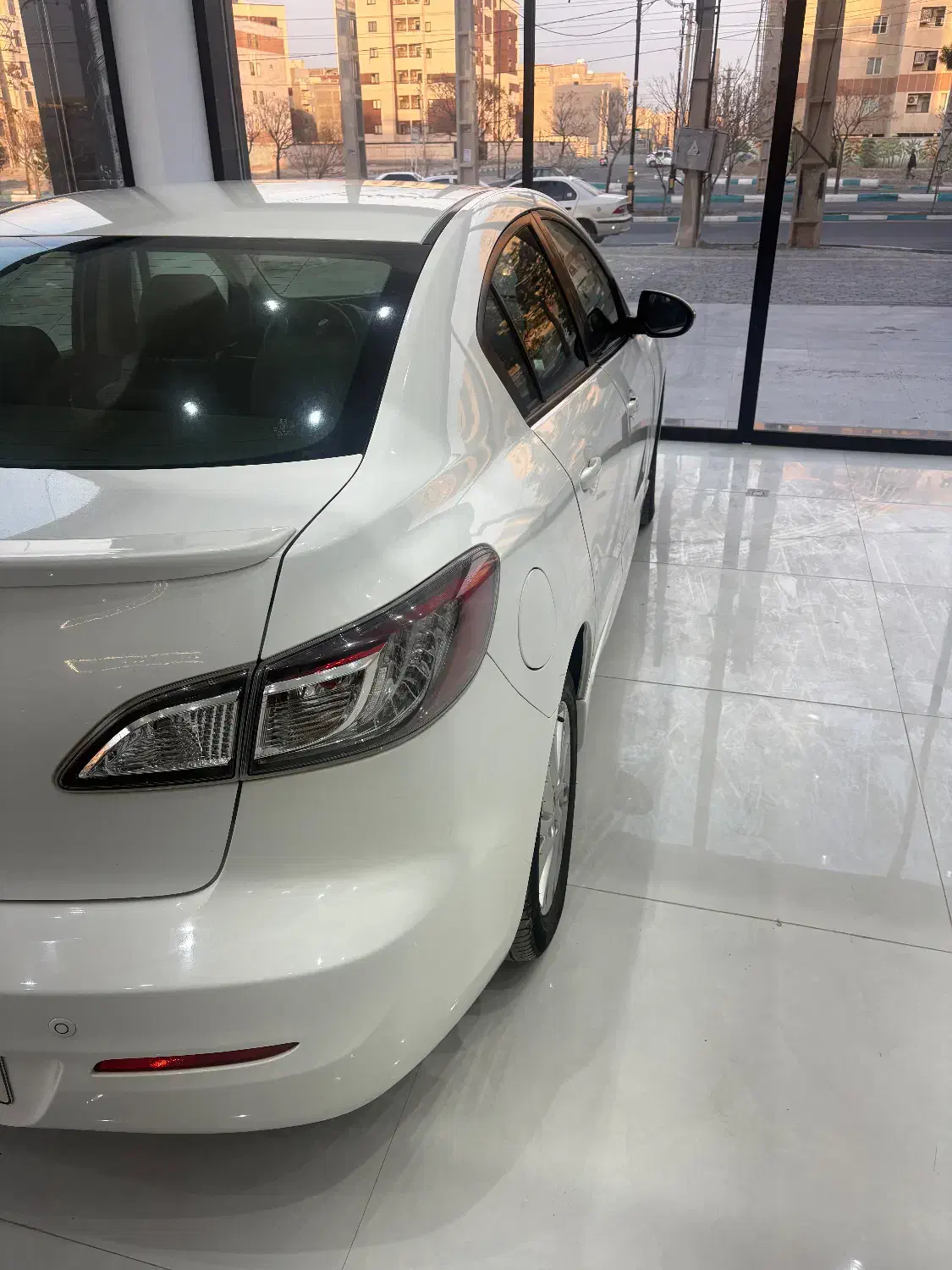 مزدا ۳ مدل ۹۸|خودرو سواری و وانت|اسلام‌شهر, شهرک واوان|دیوار