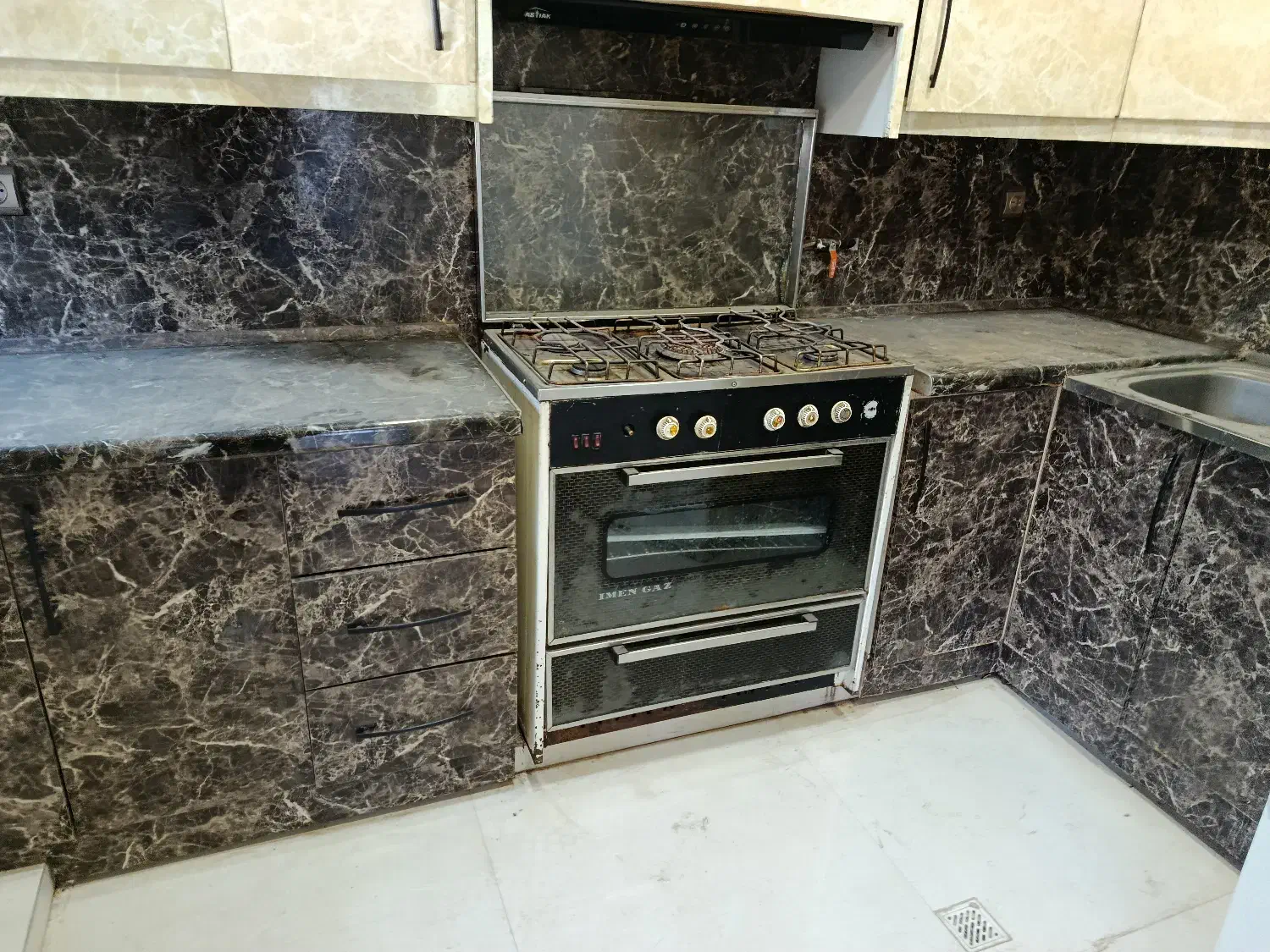 ست کابینت ( های گلاس) کارکرده|مصالح و تجهیزات ساختمان|مشهد, رباط طرق|دیوار