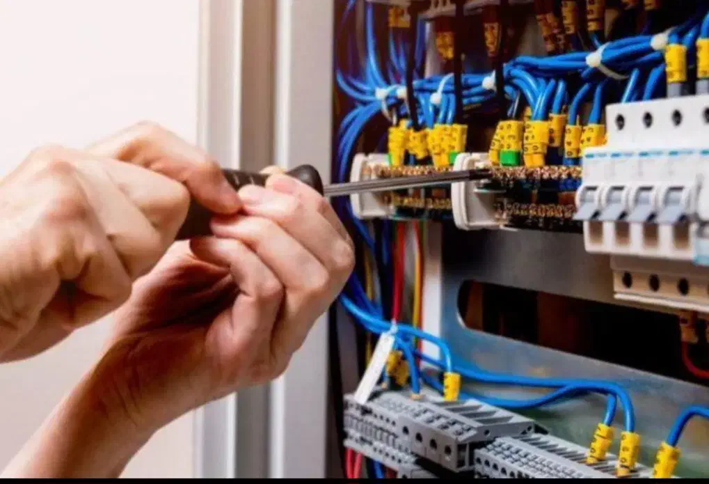 خدمات برق ساختمان|خدمات پیشه و مهارت|نجف‌آباد, شهید بهشتی|دیوار