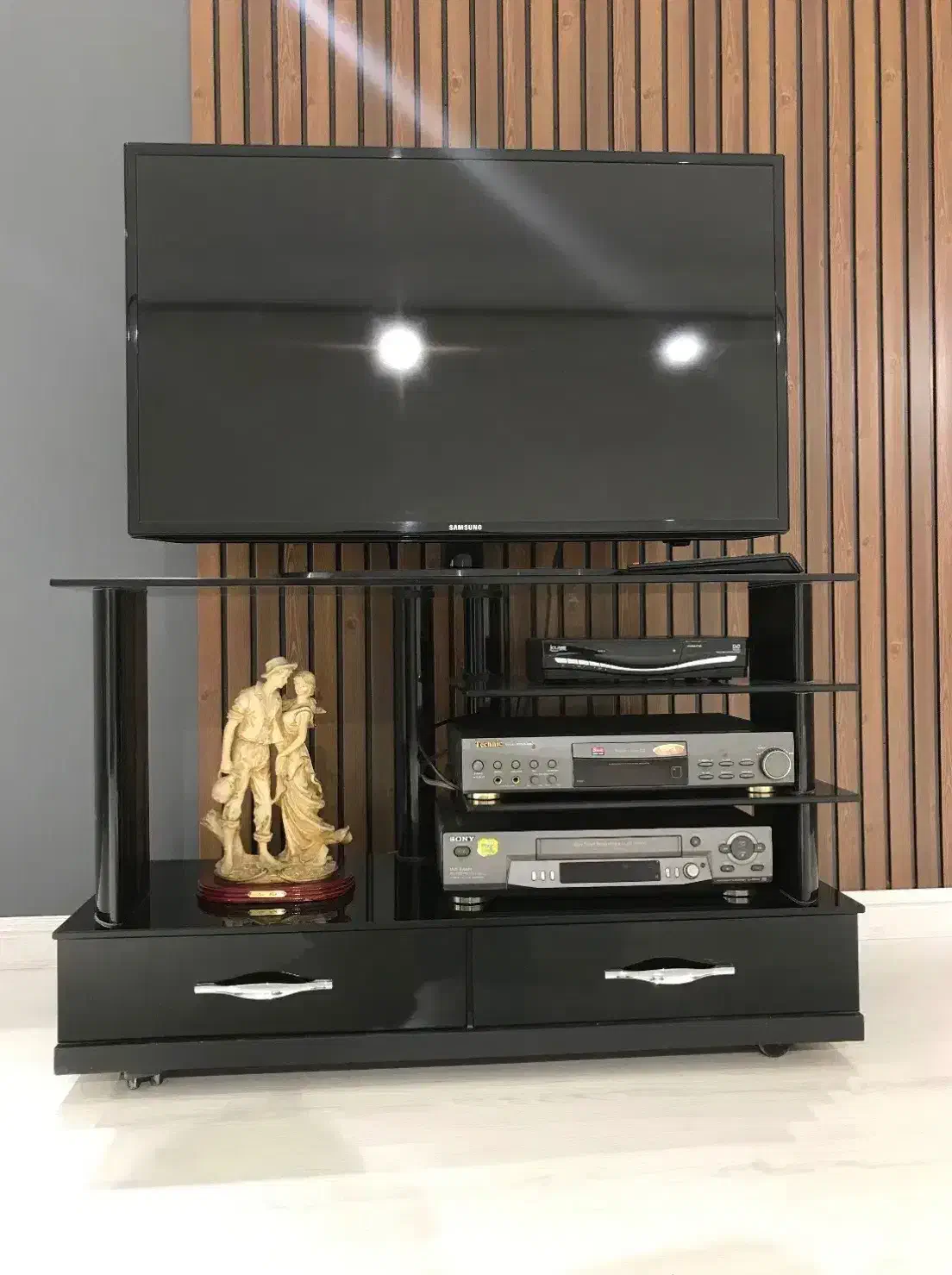 میز تلویزیون شیشه ای LCD|میز تلویزیون|تهران, مدائن|دیوار