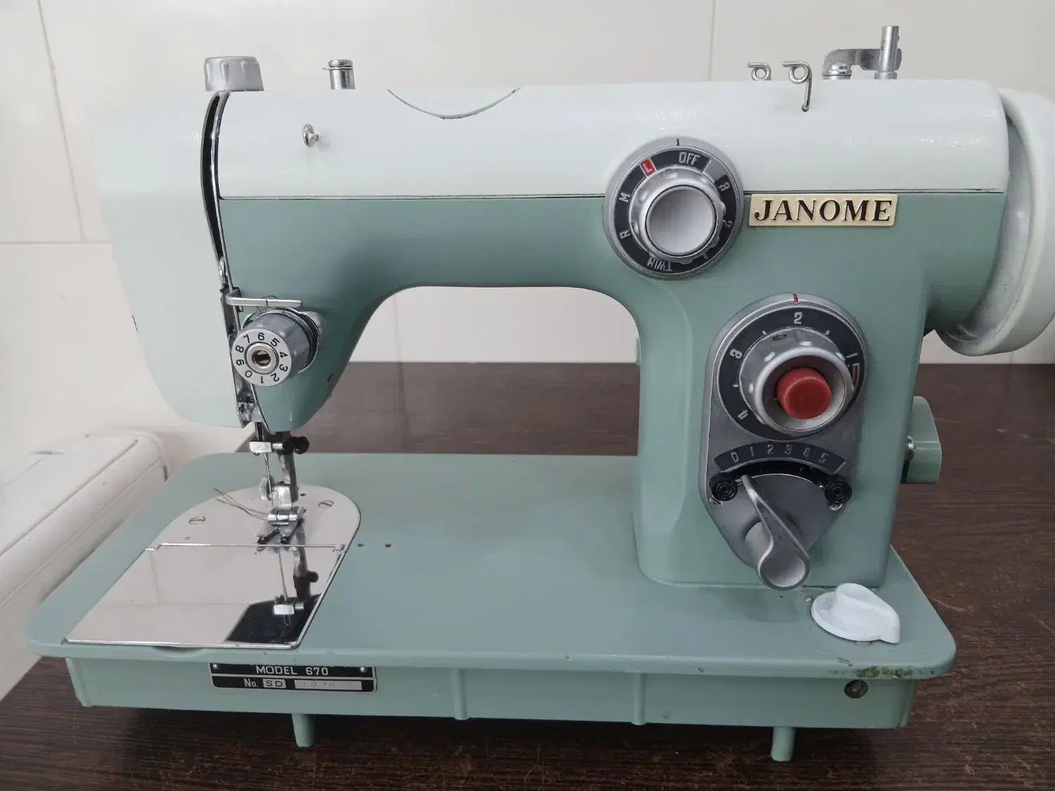 فروش عمده و خرده چرخ خیاطی خانگی.|چرخ خیاطی و ریسندگی|بندر گناوه, |دیوار