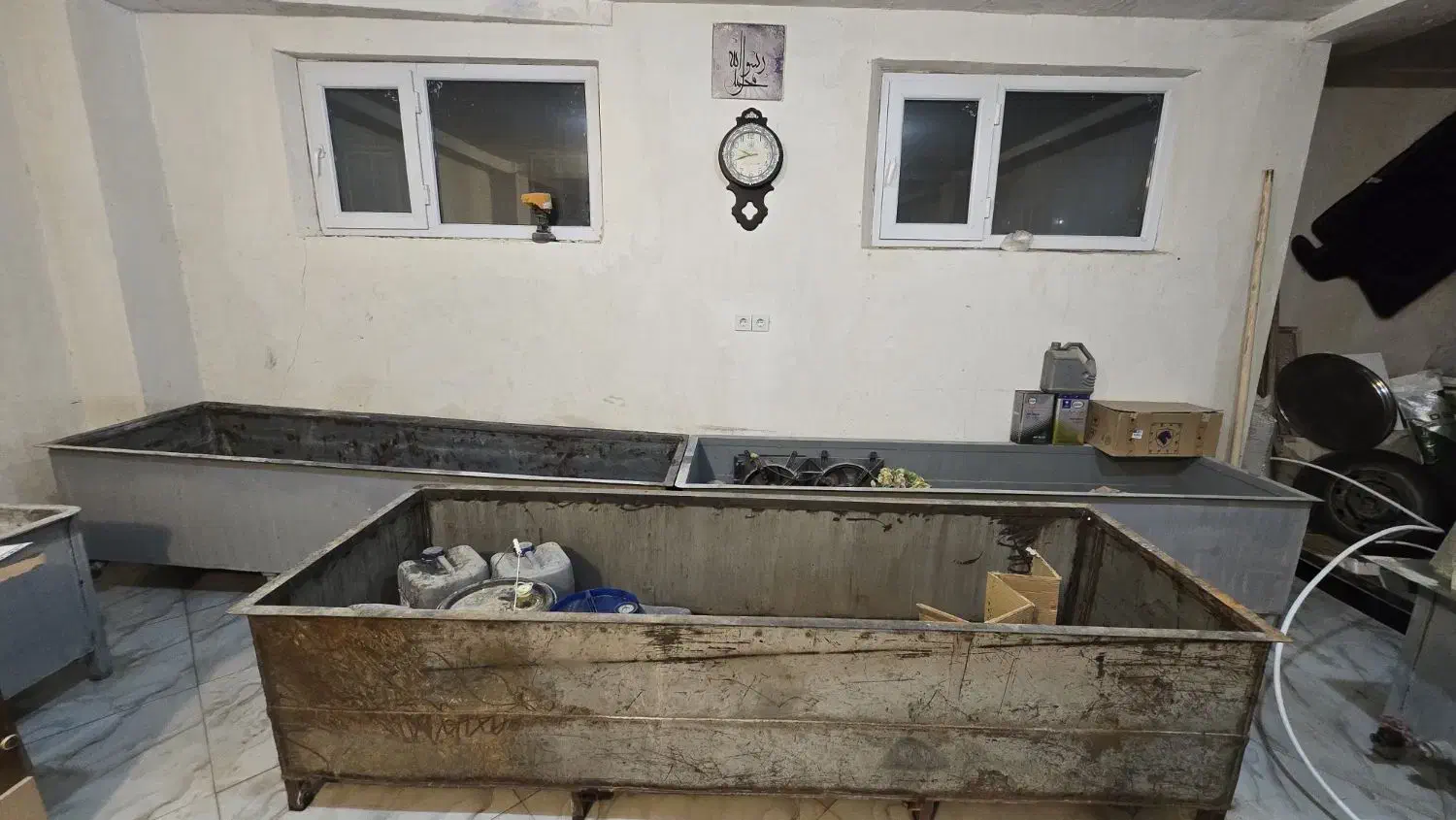 وسایل آزمایشگاه بتن جک بتن شکن و حوضچه فلزی|مصالح و تجهیزات ساختمان|دیواندره, |دیوار