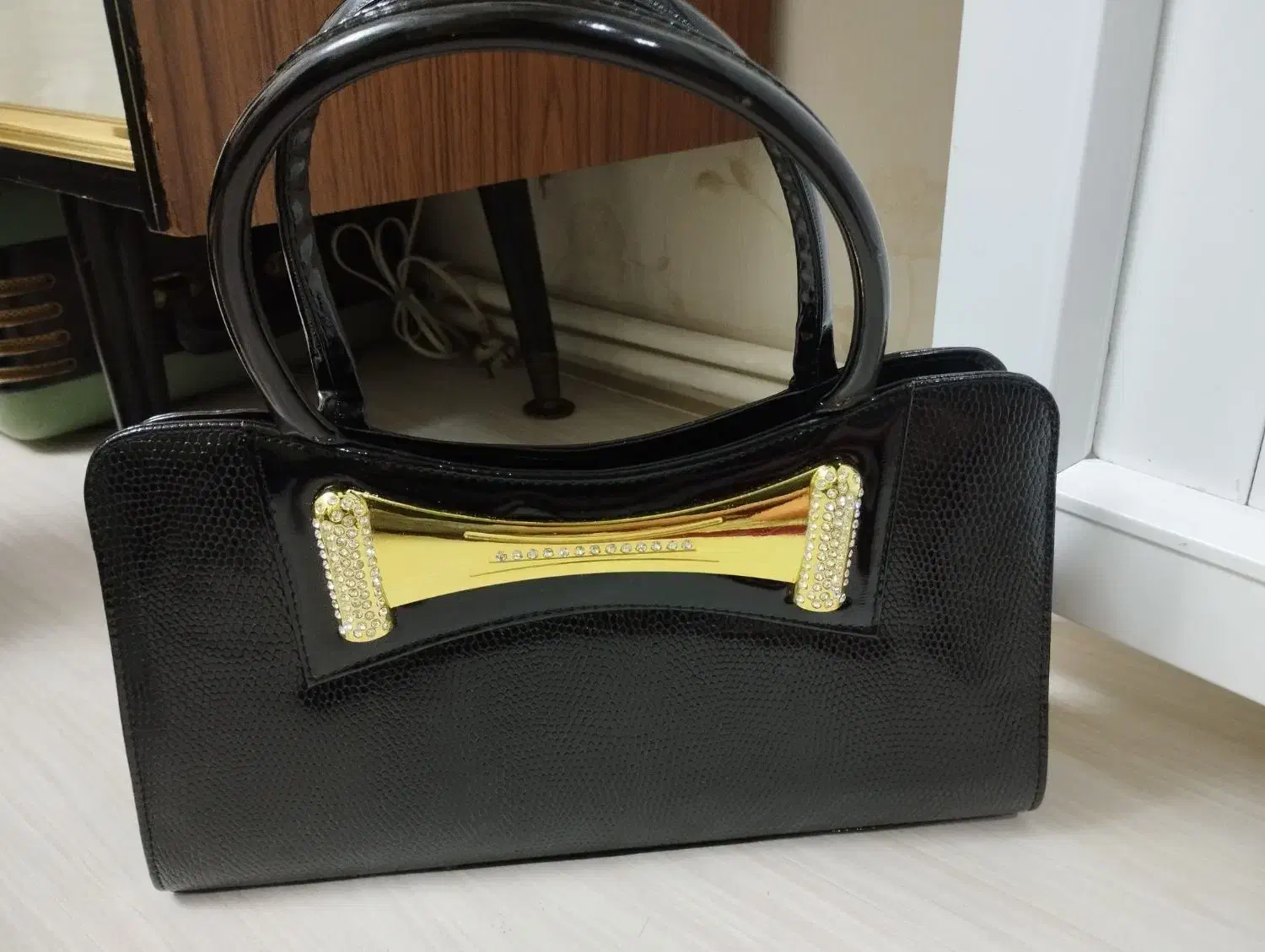 کیف مجلسی|کیف، کفش، کمربند|تبریز, |دیوار