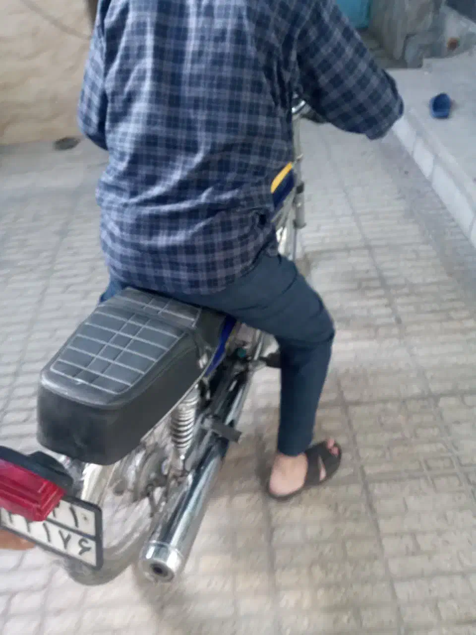 موتور سیکلت هوندا 150|موتورسیکلت|اصفهان, تخت فولاد|دیوار