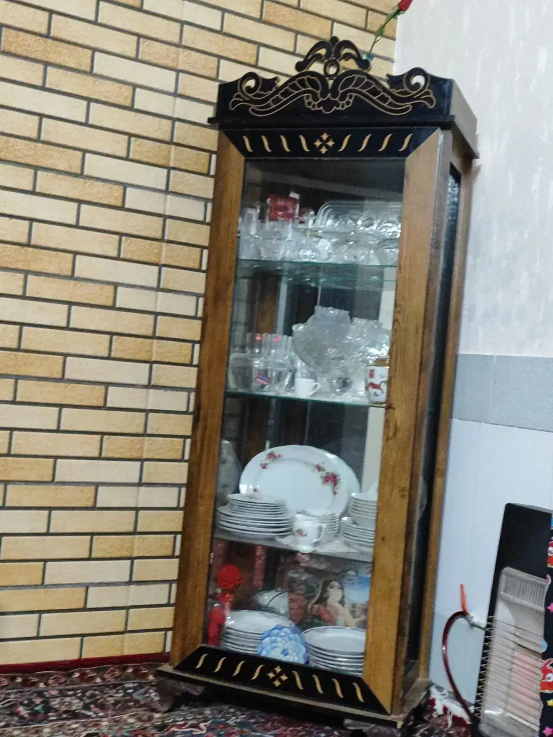 ویترین سالم|بوفه، ویترین، کنسول|قم, تعویض پلاک|دیوار