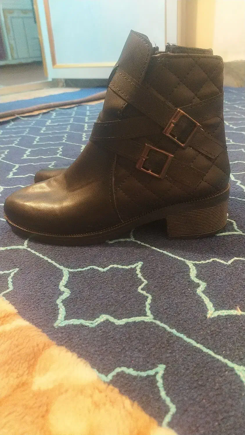 بلوز و دامن بافت و نیم بوت|لباس|دهدشت, |دیوار