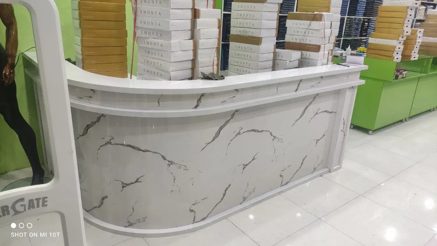 قفسه ویترین پیشخوان دکور|فروشگاه و مغازه|کرمان, |دیوار