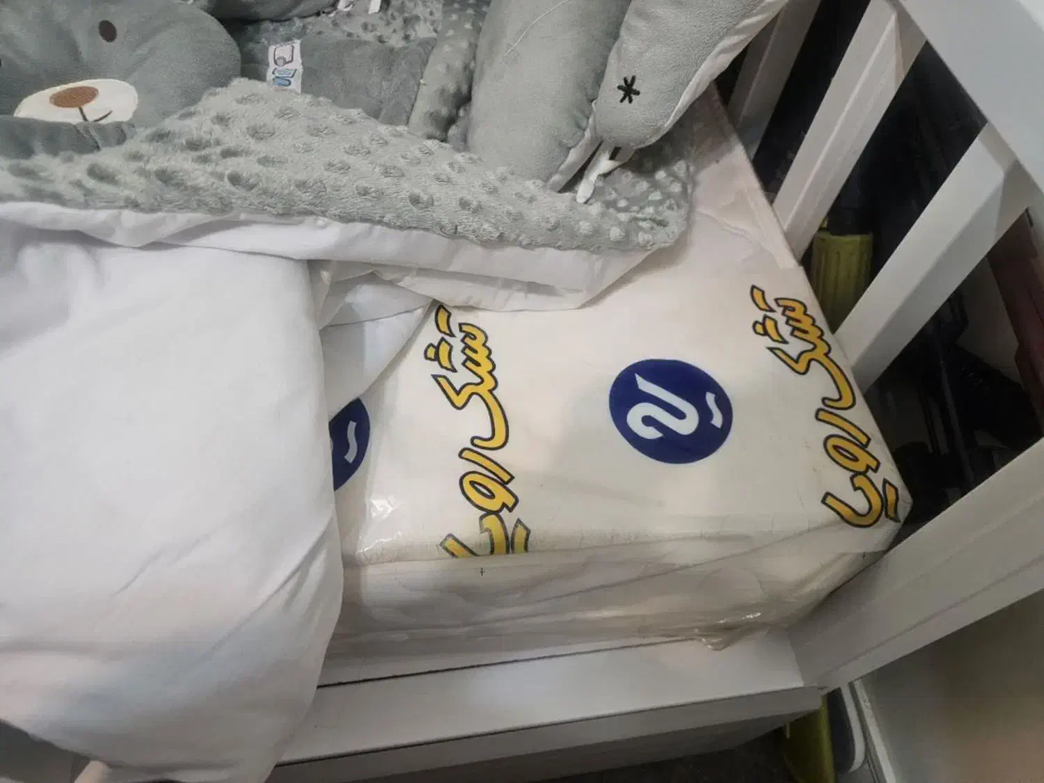 تخت کودک|اسباب و اثاث بچه|تهران, باغ خزانه|دیوار