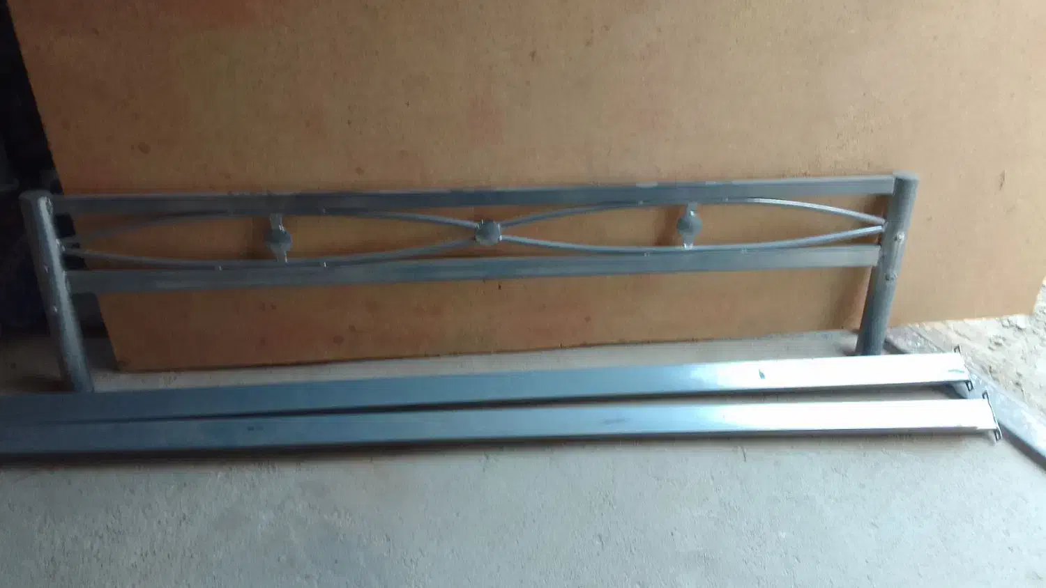 تختخواب دونفره فلزی|تخت و سرویس خواب|خسروشاه, |دیوار