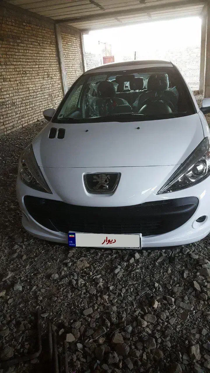 ۲۰۷ دستی سقف شیشه ای|خودرو سواری و وانت|نهاوند, |دیوار