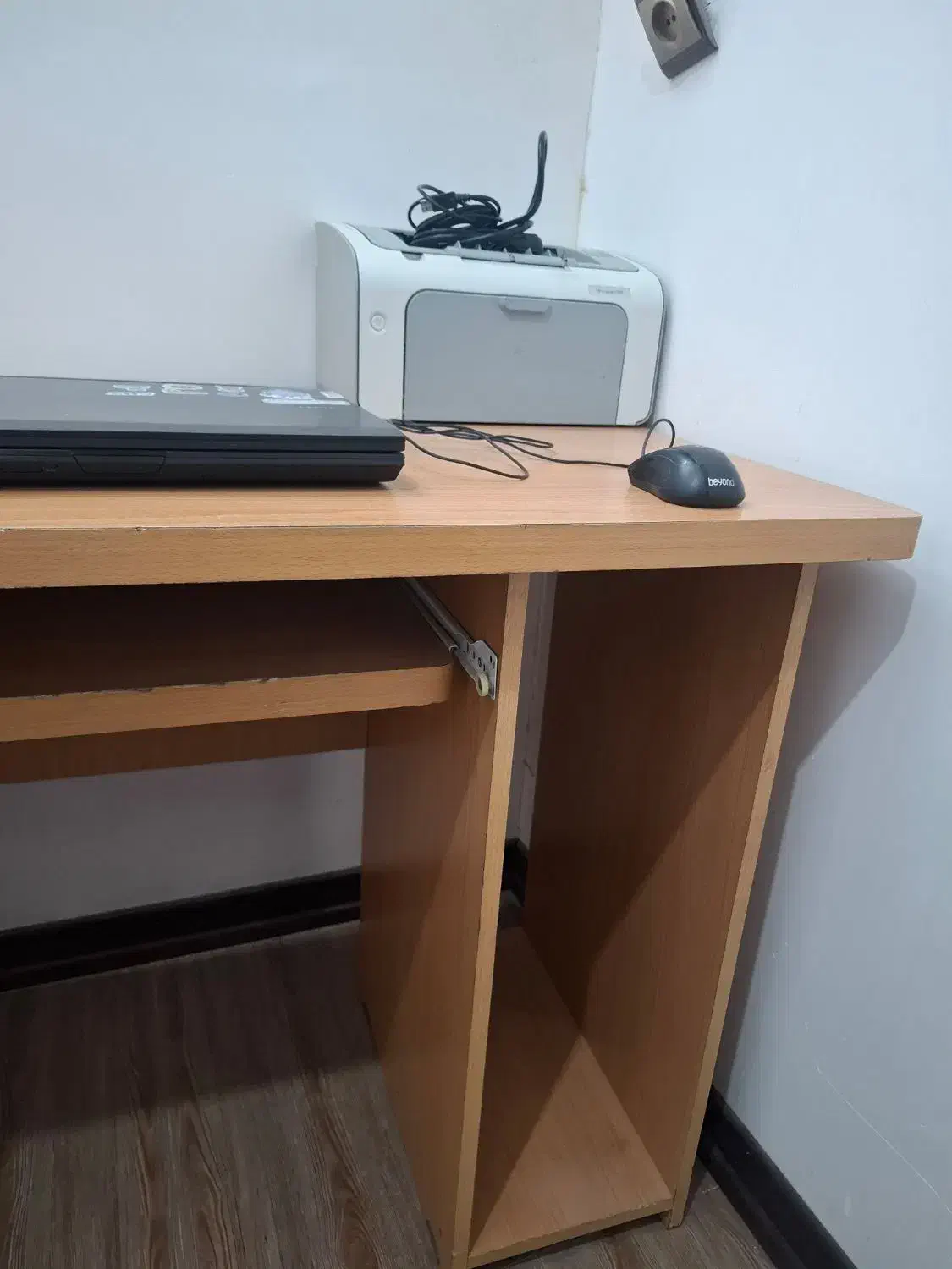 میز کامپیوتر|میز تحریر و کامپیوتر|برخوار, |دیوار