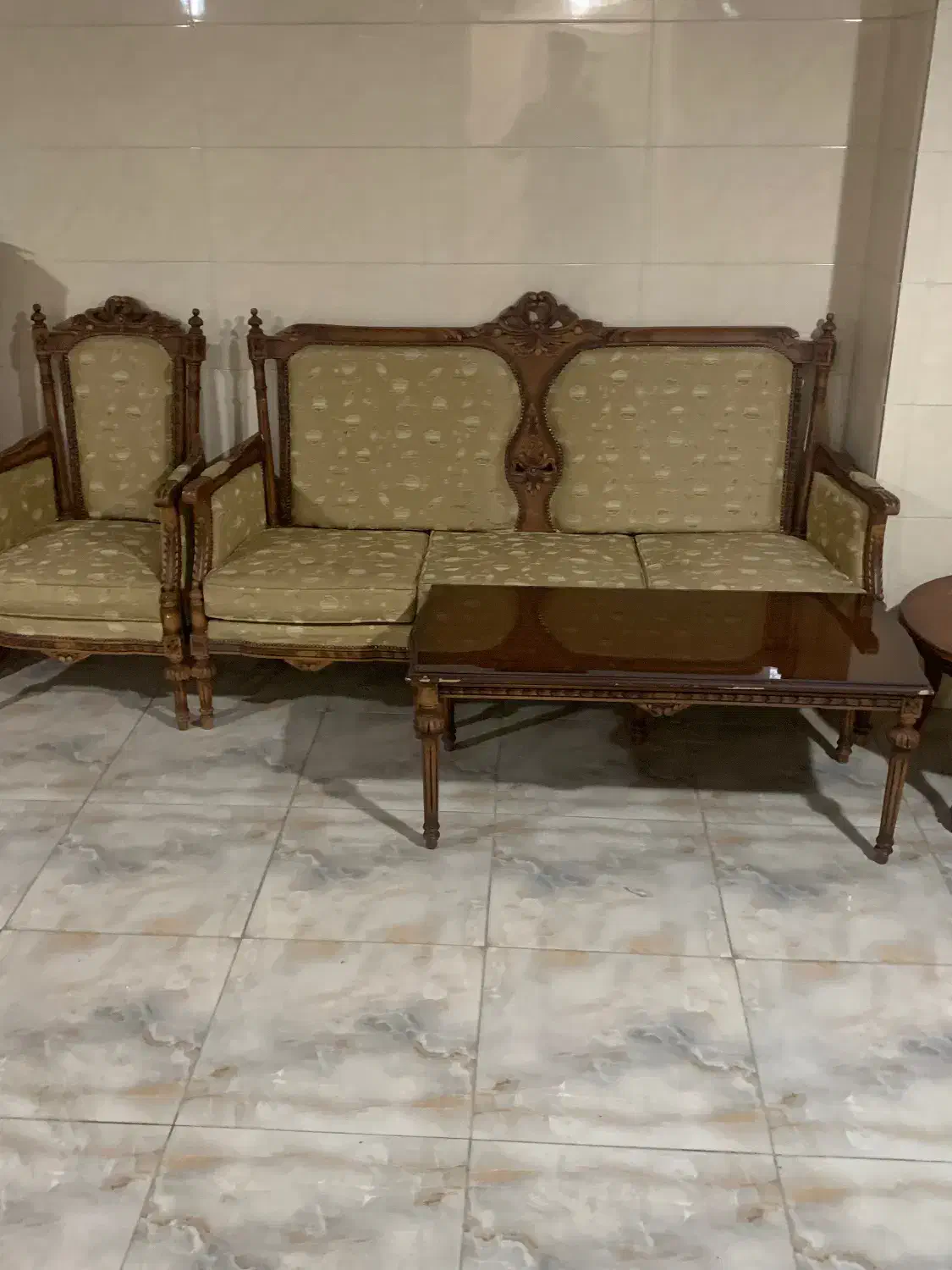 مبل و جلو مبلی ۸ نفره کلاسیک آنتیک|مبلمان خانگی و میز عسلی|تبریز, |دیوار