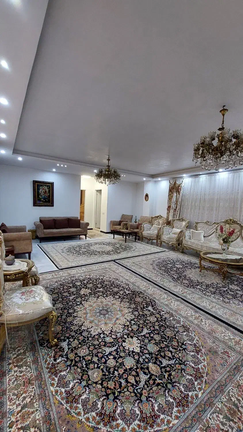 فروش دو طبقه و پیلوت 3 طرف نور / دانش|فروش خانه و ویلا|قروه, |دیوار