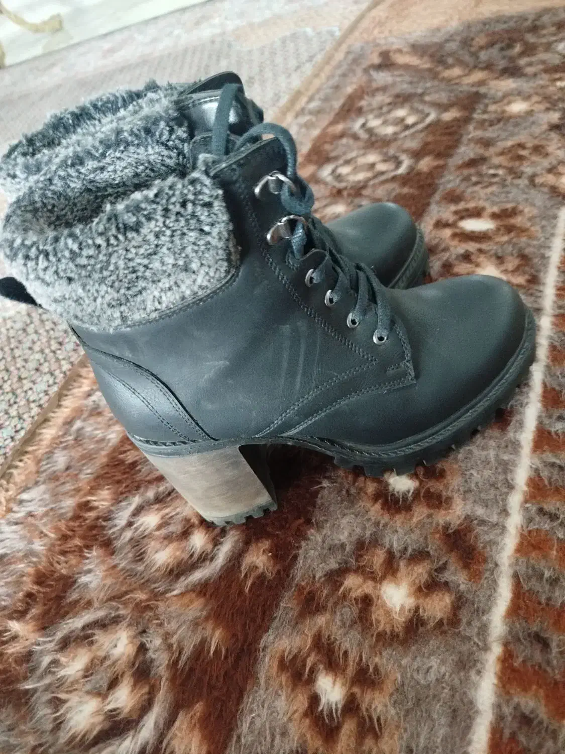 کفش بوتپاشنهبلند|کیف، کفش، کمربند|سلماس, |دیوار