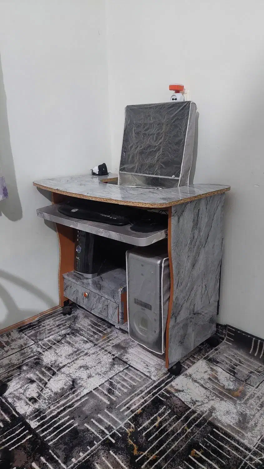 کامپیوتر کارکرده|رایانه رومیزی|اقبالیه, |دیوار