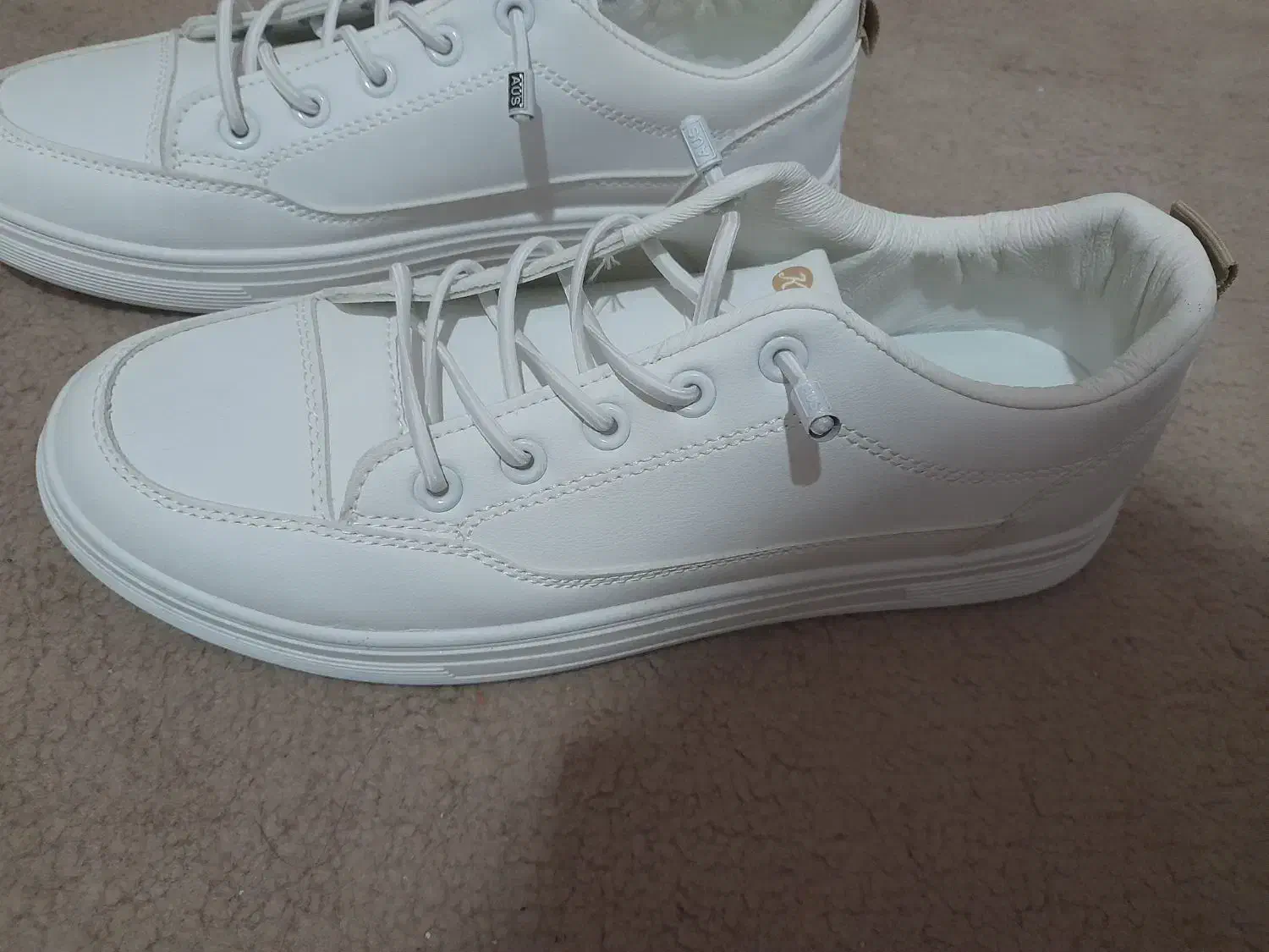 کفش اسپورت|کیف، کفش، کمربند|ایذه, |دیوار