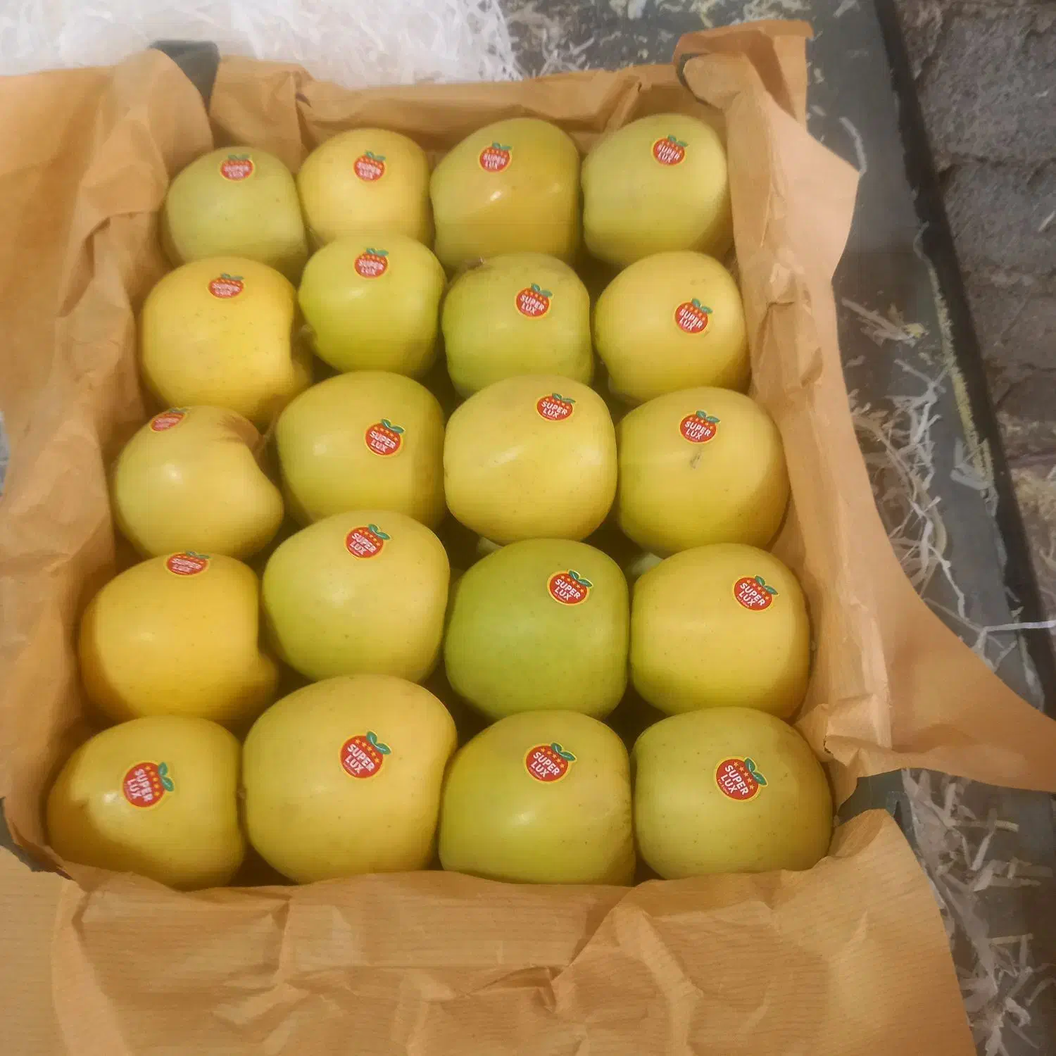 سیب زیردرختی و درجه ۲ و درجه ۱|خوردنی و آشامیدنی|سلماس, |دیوار