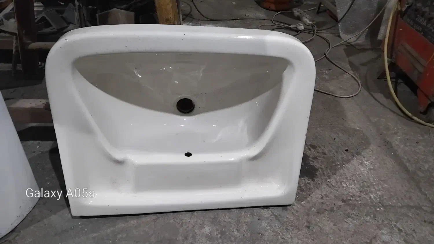 روشویی و سرشویی|لوازم سرویس بهداشتی|تبریز, |دیوار