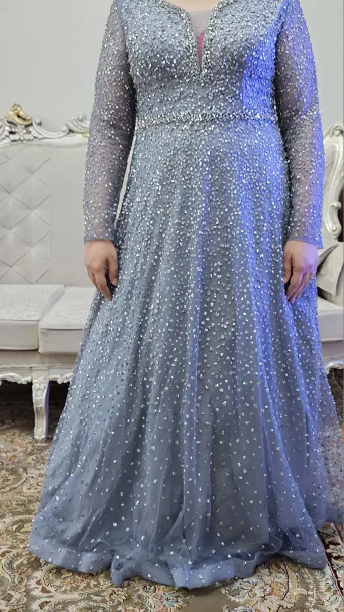 لباس مجلسی زنانه باقیمت عالی یکبار کلن پوشیده شده|لباس|اصفهان, شهرک امام خمینی|دیوار