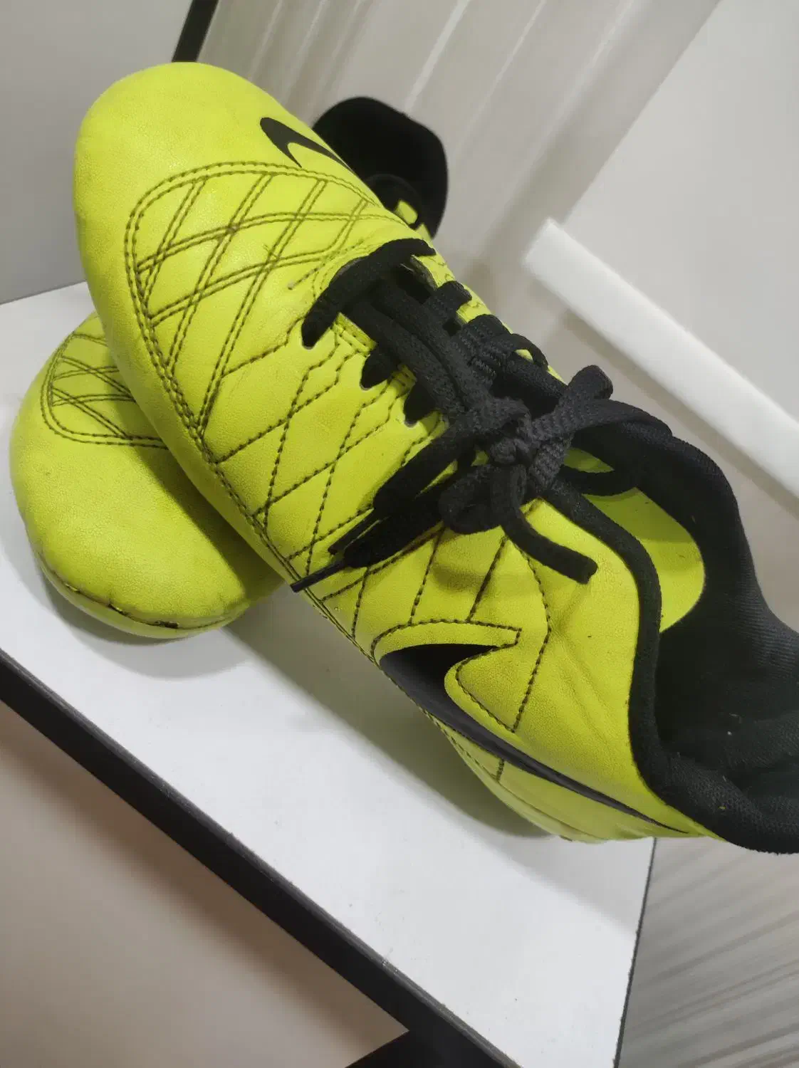 کفش فوتبال چمن .|تجهیزات ورزشی|دزفول, |دیوار