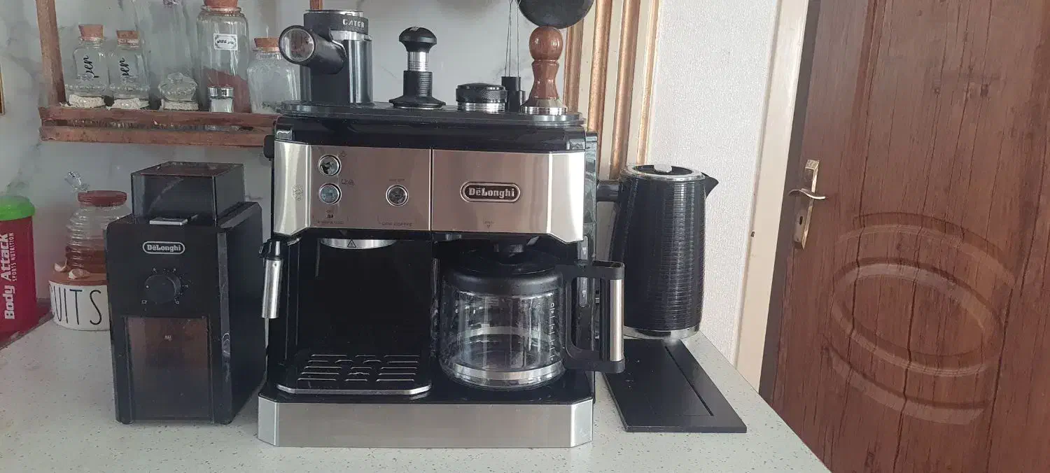 دستگاه اسپرسوساز دلونگی با لوازم تجهیزات|سماور، چایساز، قهوهساز|کرج, شهرک اوج|دیوار