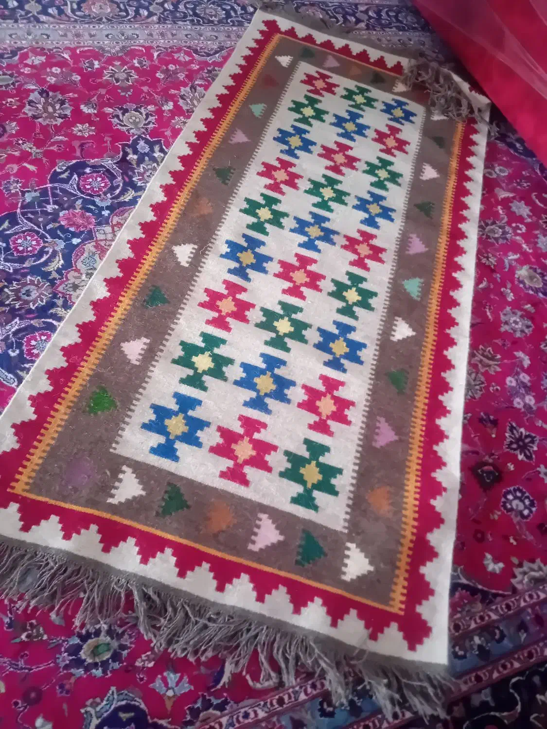 گیلیم های صادراتی|فرش|سمنان, |دیوار