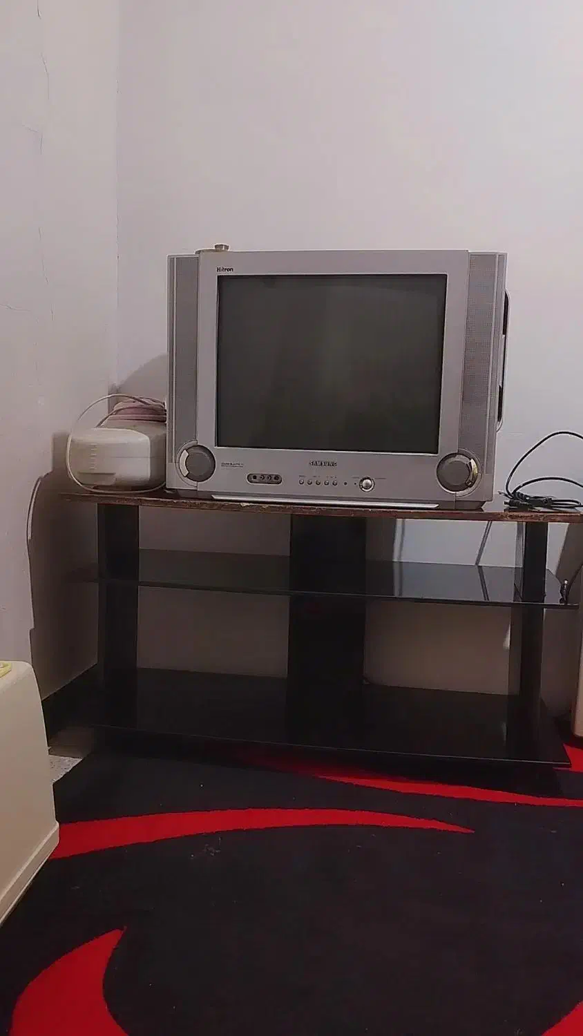 تلویزیون و میز تلویزیون|تلویزیون و پروژکتور|خرمآباد, |دیوار