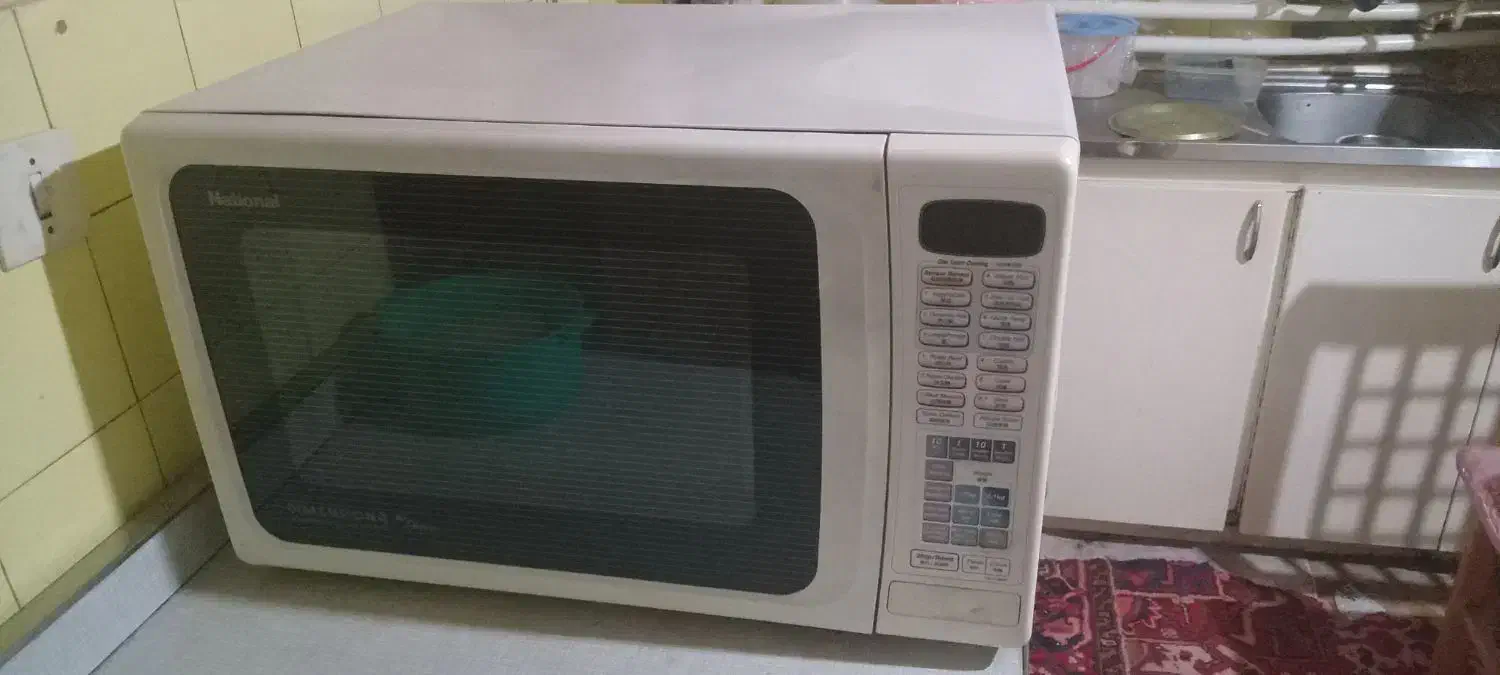 ماکروفر قدیمی کاملا سالم و کم کارکرد برند ناسیونال|اجاق گاز و لوازم برقی پختوپز|تبریز, |دیوار